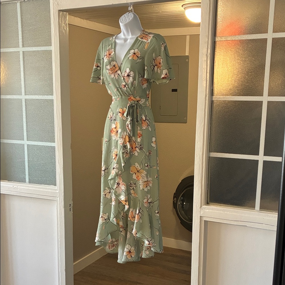 Monteau Floral High-Low Dress in Light Green